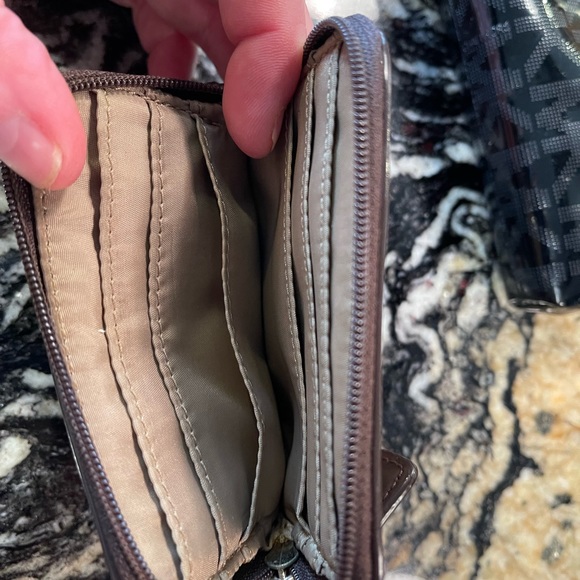 Coach Mini wallet blemish on right bottom - Picture 3 of 4